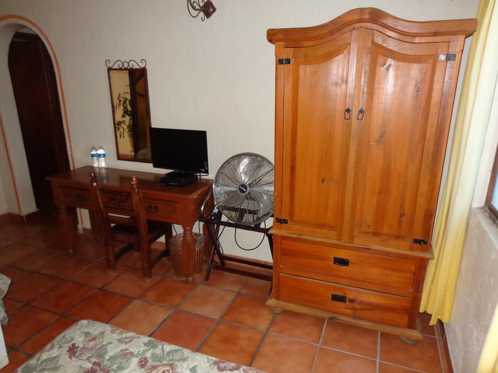 Hotel Antigua Posada Куэрнавака Экстерьер фото