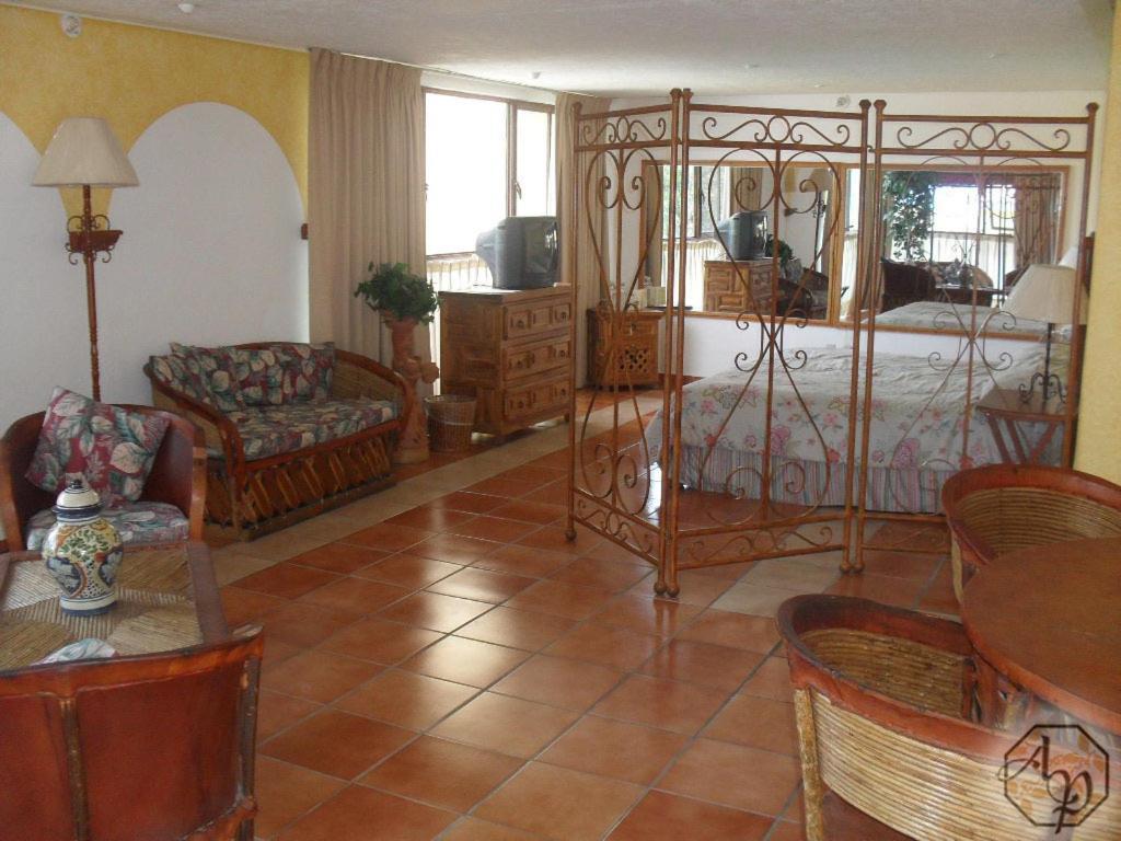 Hotel Antigua Posada Куэрнавака Номер фото