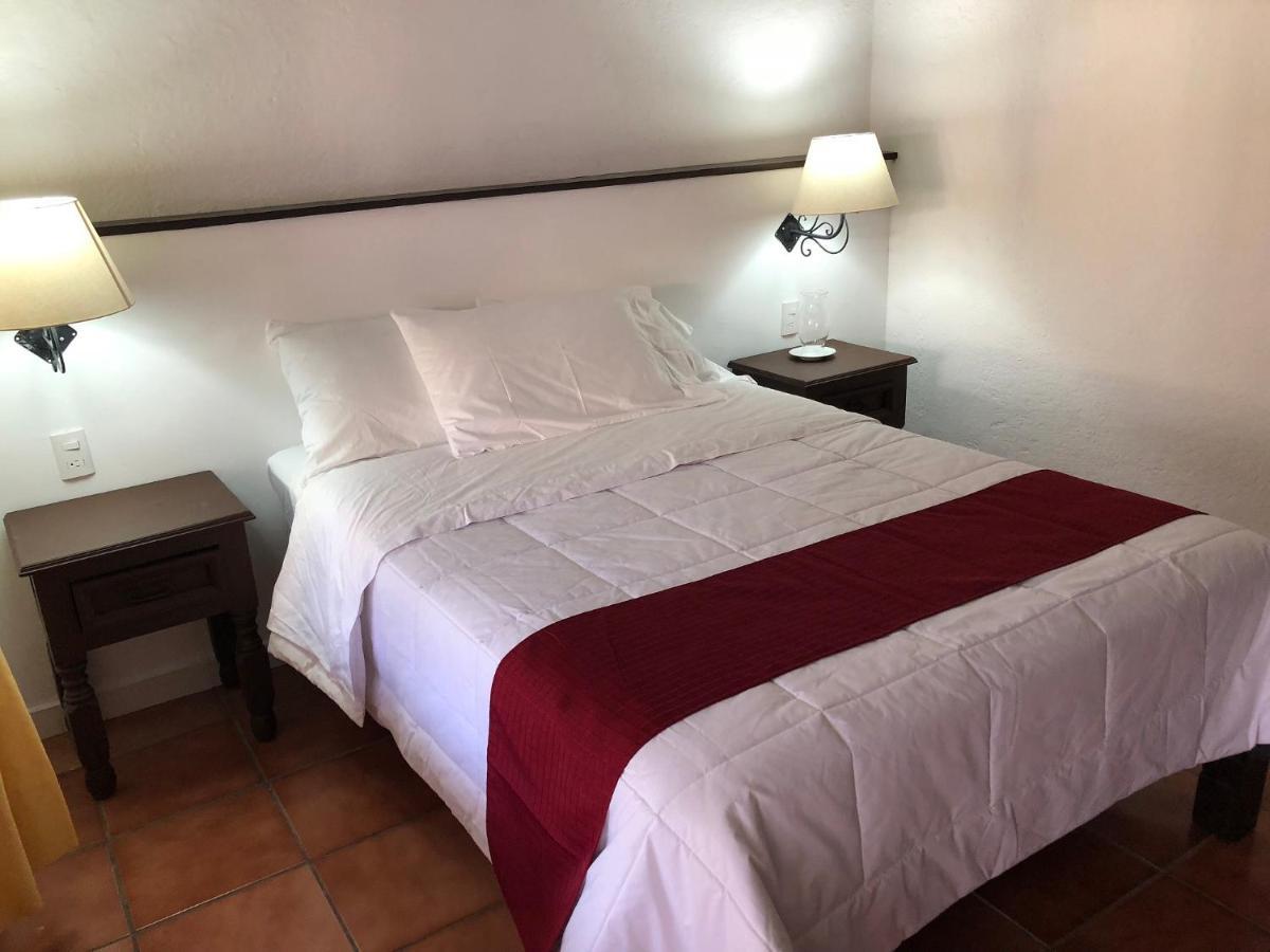 Hotel Antigua Posada Куэрнавака Экстерьер фото
